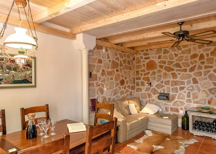 Cincilograd Villa Jelsa (Hvar)